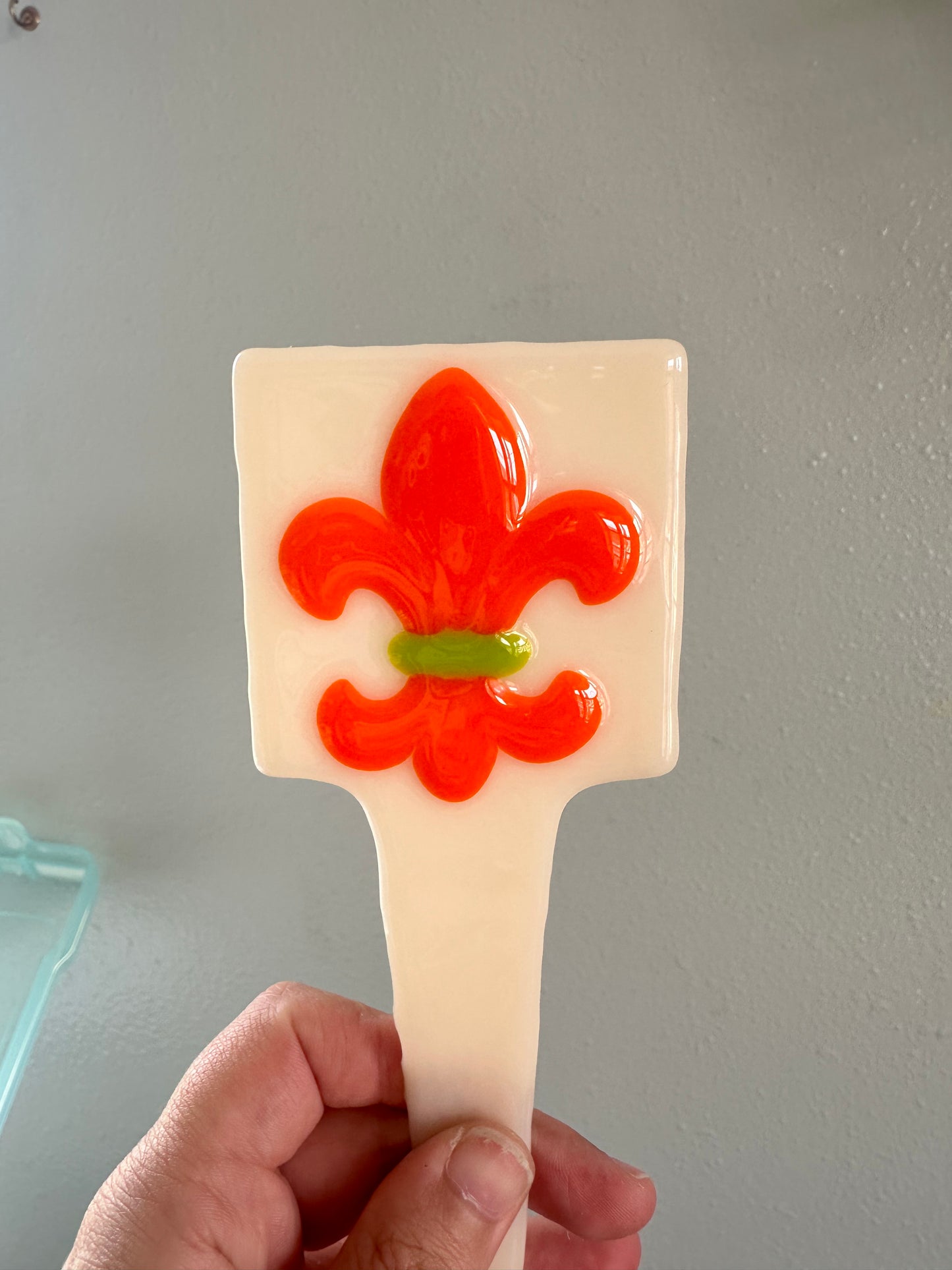 fleur de lis plant stake
