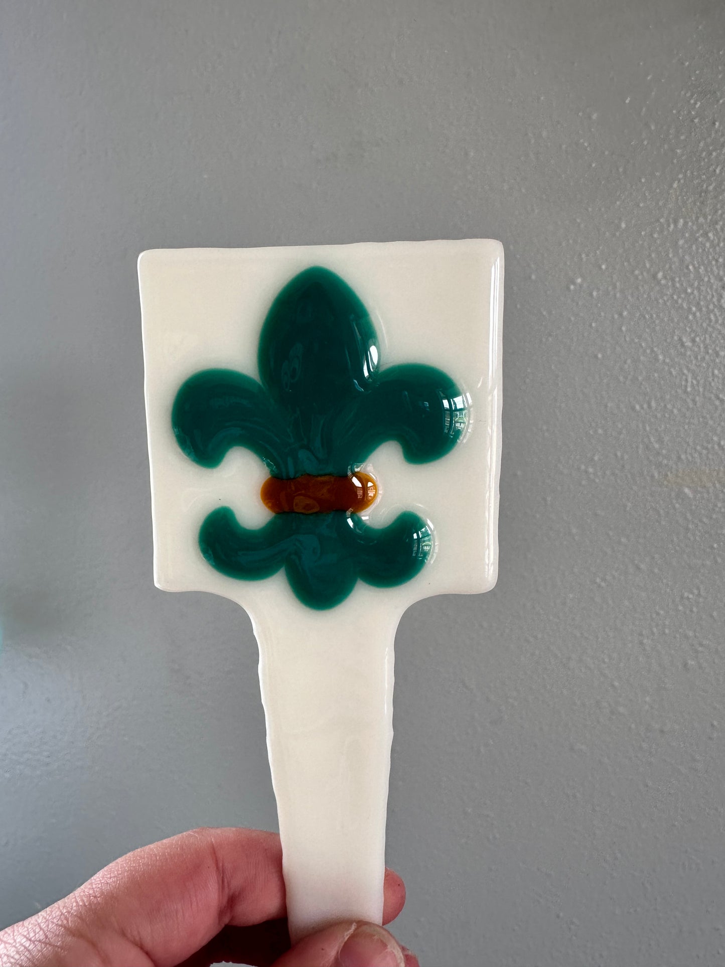 fleur de lis plant stake